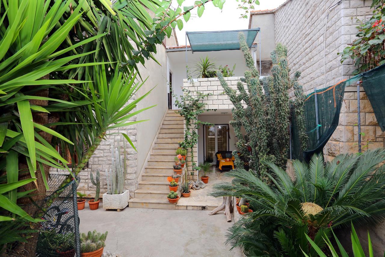 Apartments M&J Supetar Ngoại thất bức ảnh