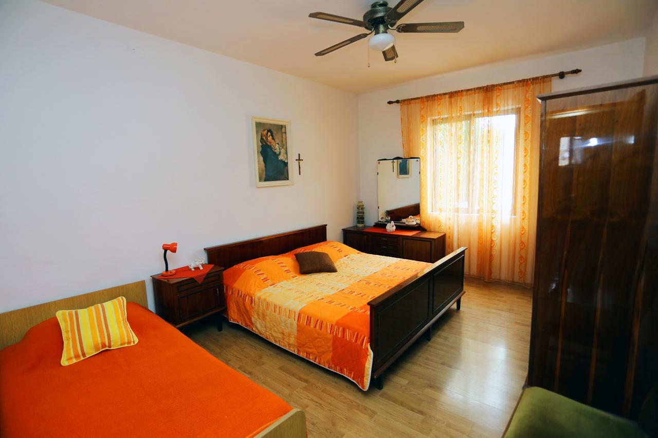 Apartments M&J Supetar Ngoại thất bức ảnh