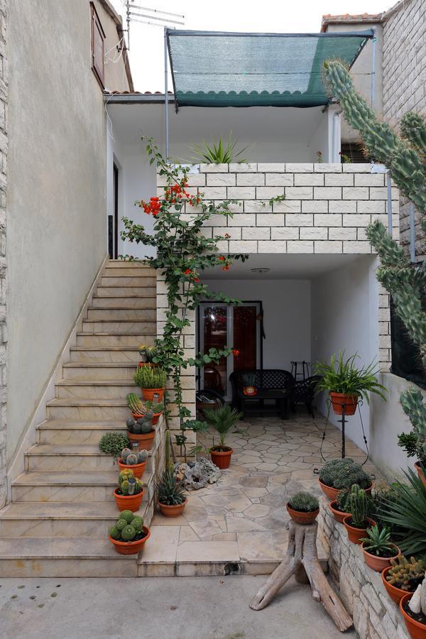 Apartments M&J Supetar Ngoại thất bức ảnh